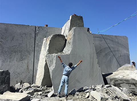 福島産浮金石の採石場1