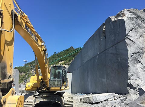 福島産浮金石の採石場2
