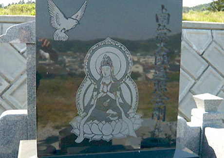 和型墓石は特殊彫刻も可能
